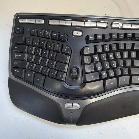 Microsoft KU-0462 Natural Black Ergonomic Wave USB Keyboard 4000 v1.0 Tested - Picture 3 of 5